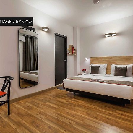 Hotel Gautam Residency Нью-Дели Экстерьер фото