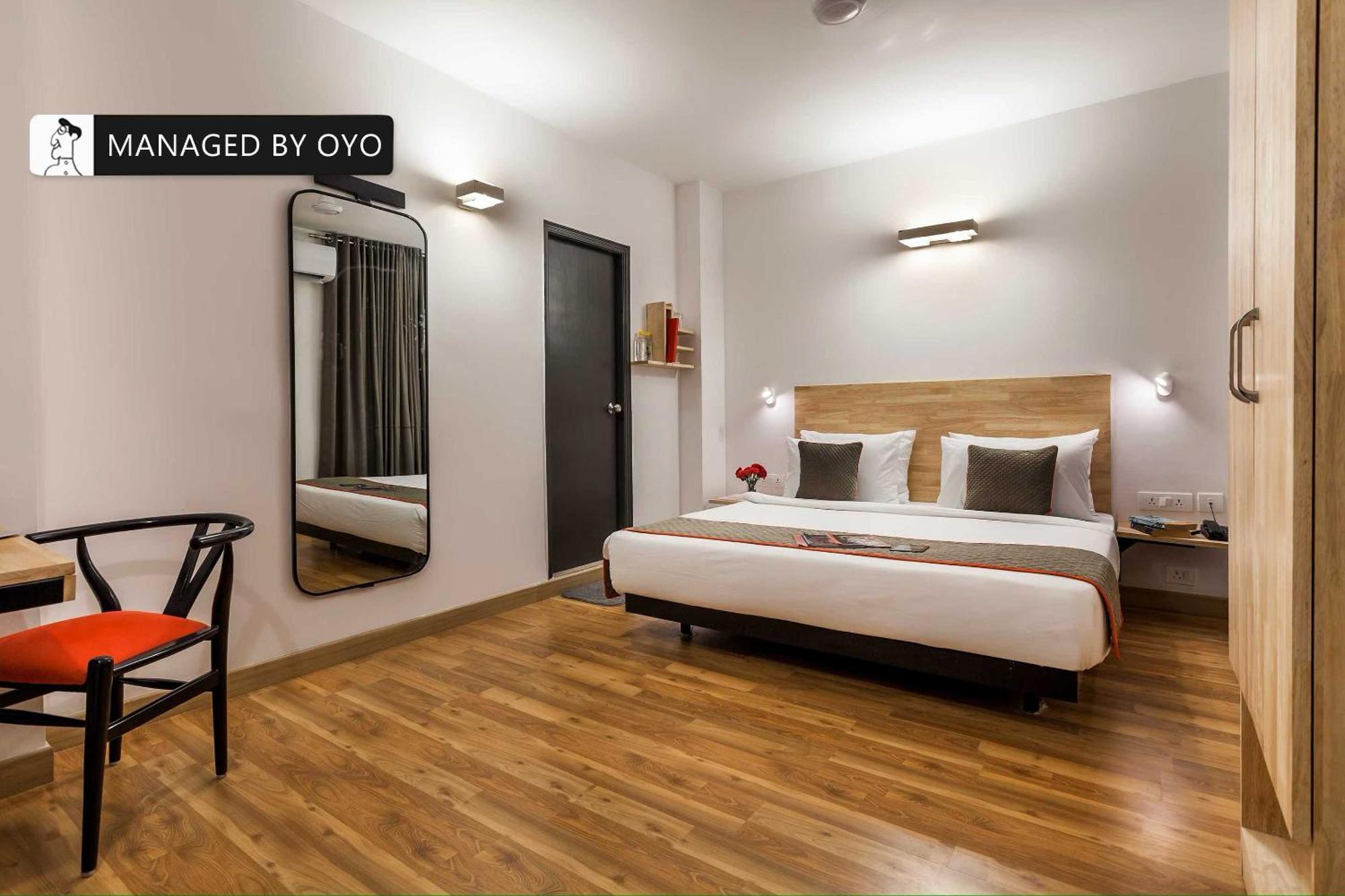 Hotel Gautam Residency Нью-Дели Экстерьер фото