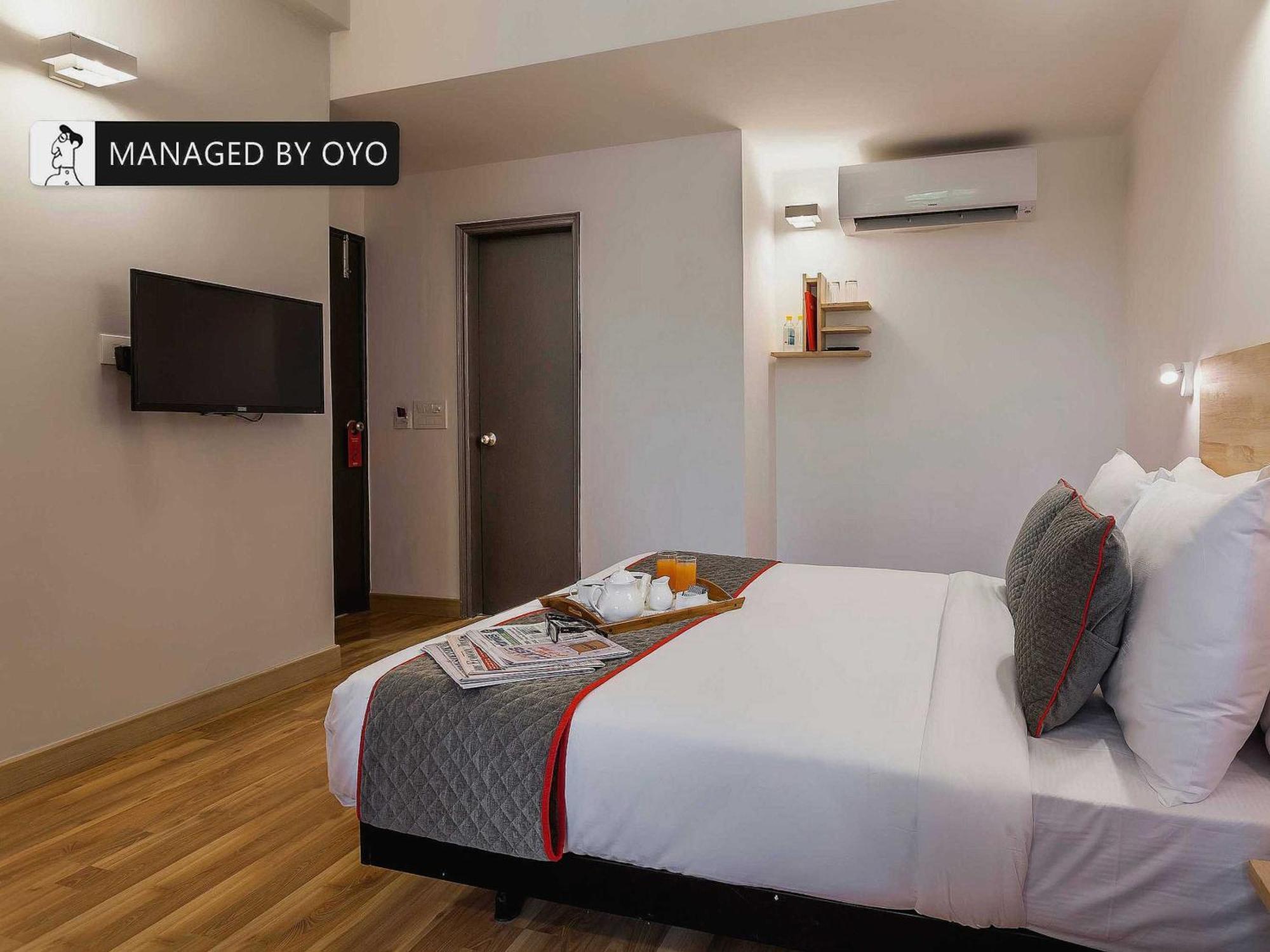Hotel Gautam Residency Нью-Дели Экстерьер фото