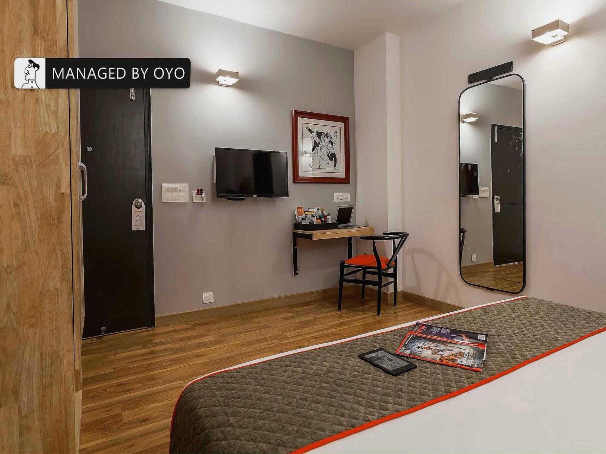 Hotel Gautam Residency Нью-Дели Экстерьер фото
