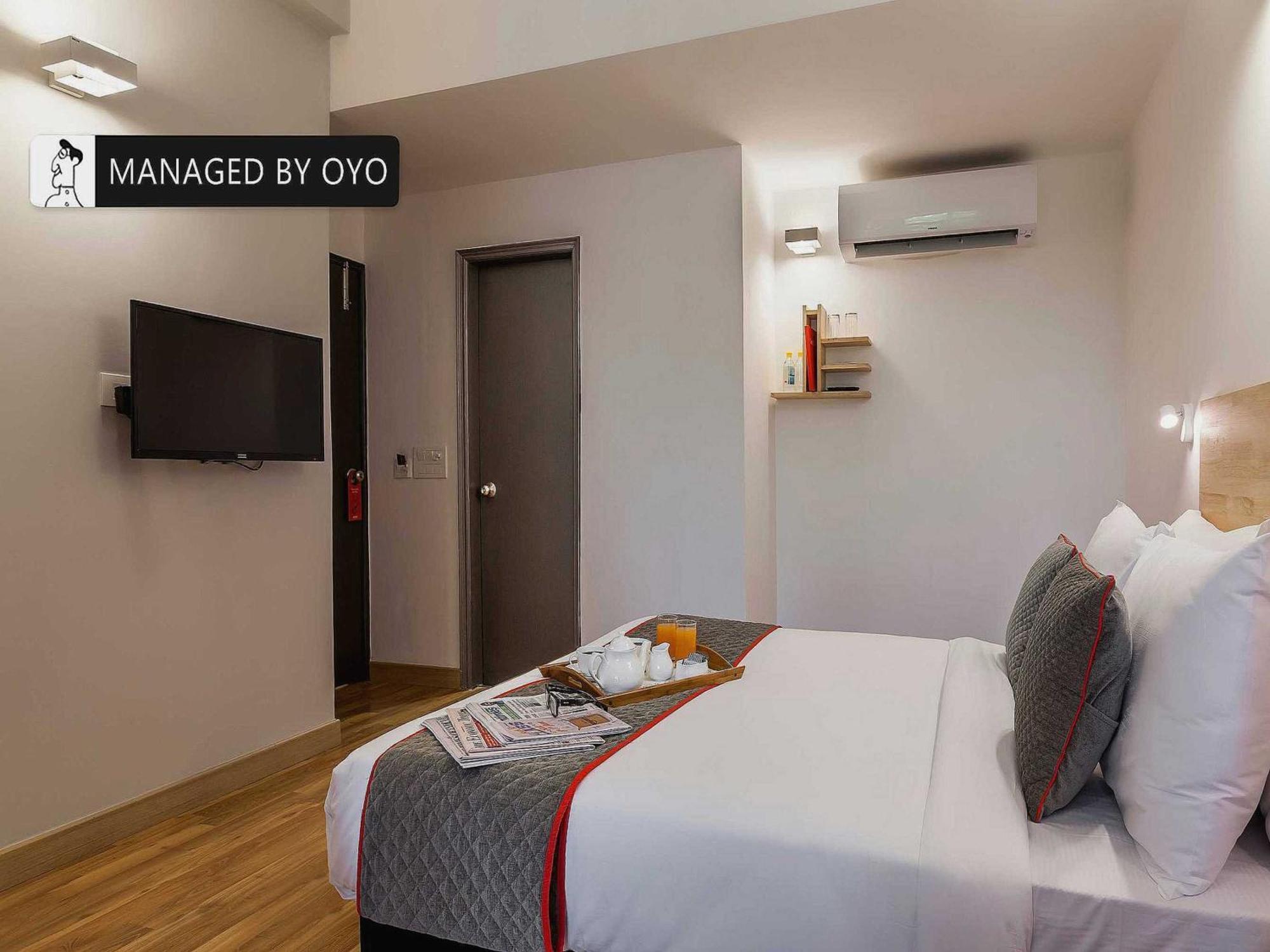 Hotel Gautam Residency Нью-Дели Экстерьер фото