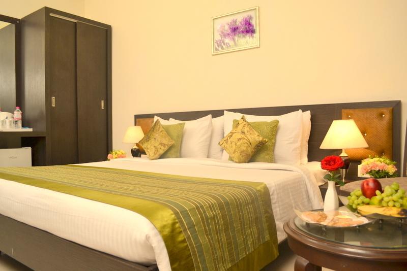 Hotel Gautam Residency Нью-Дели Экстерьер фото