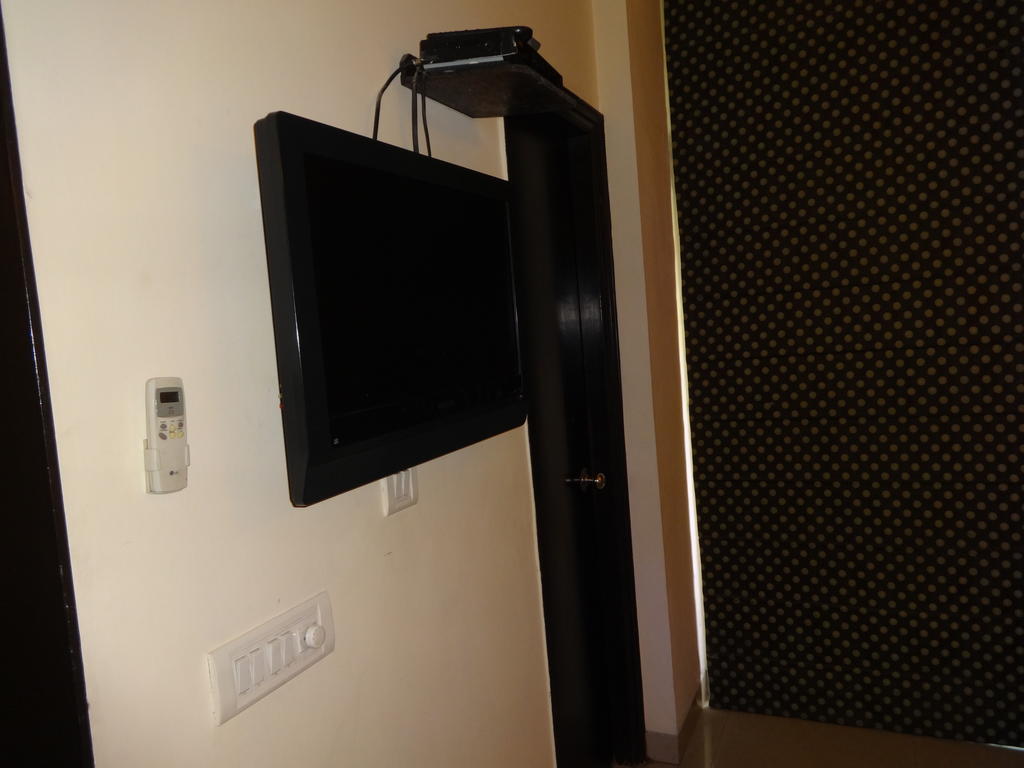 Hotel Gautam Residency Нью-Дели Номер фото